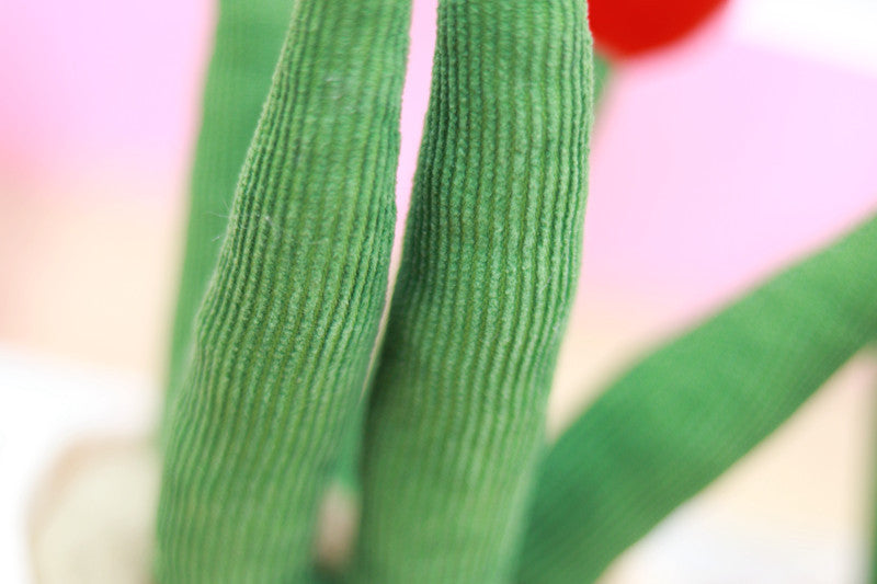 Lifelike Tulip Succulent Plants Plush Stuffed Toys Soft Home Decor Doll Creative Potted Flowers Pillow for Kids Birthday Gift